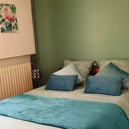 Le Chat L Heureux Etreham